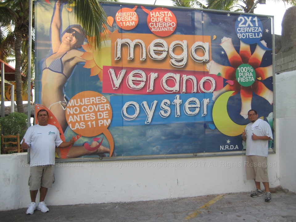 2x1 sign in Mazatlán, Sinaloa, Mexico