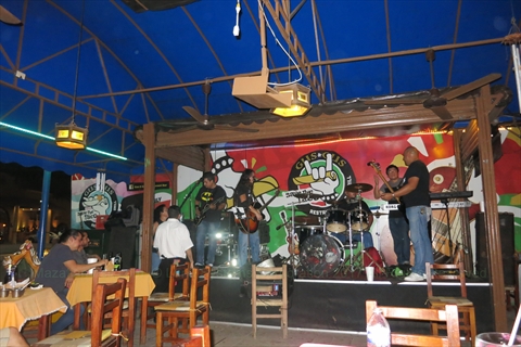 Live music at Gus and Gus