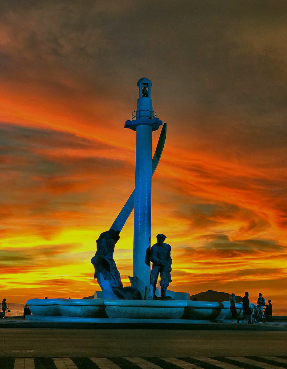 Sunset behind the Fishermens Monument in Mazatlán, Sinaloa, Mexico